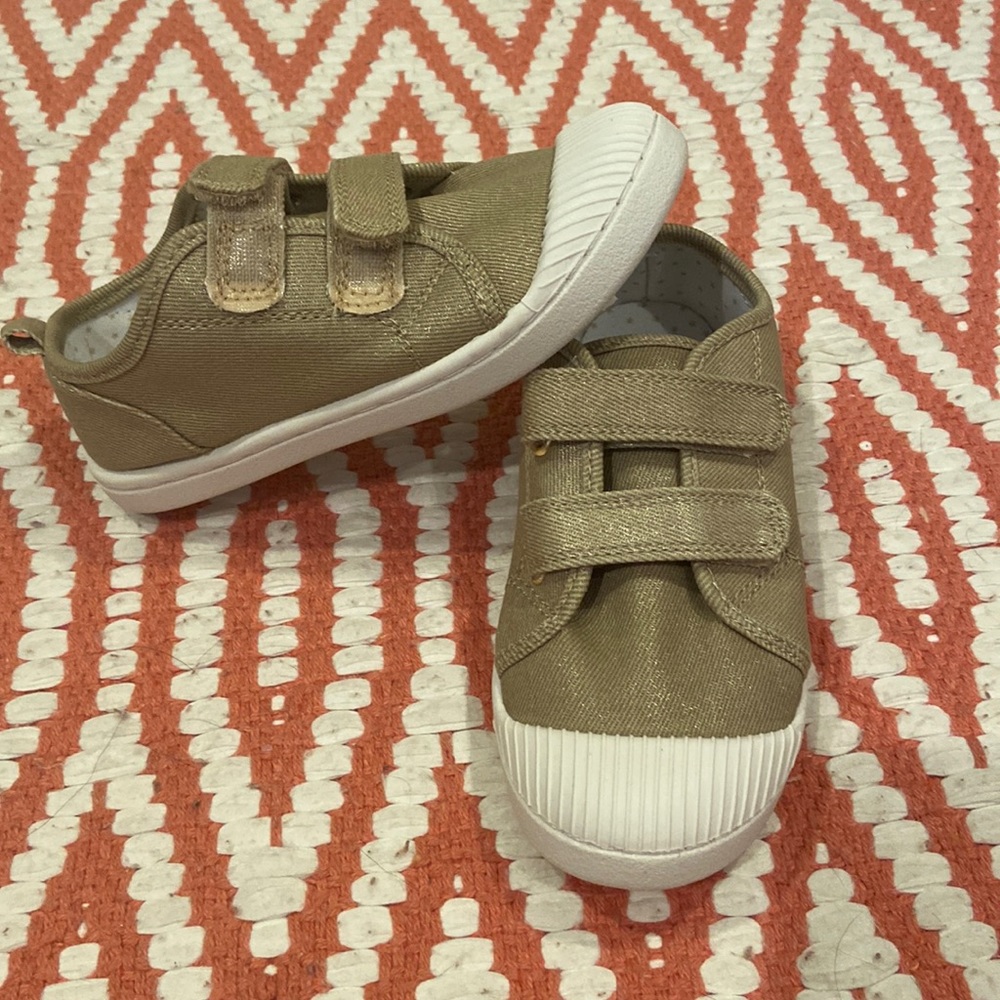 Cat & Jack Gold Girl’s Shoes- Size 12